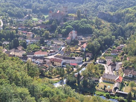 Pohled na Hardegg z vyhlídky
