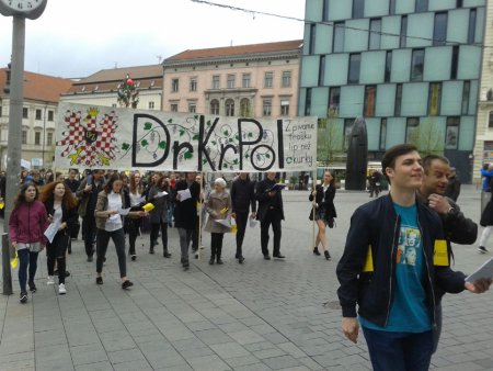 Zpěv na nám. Svobody